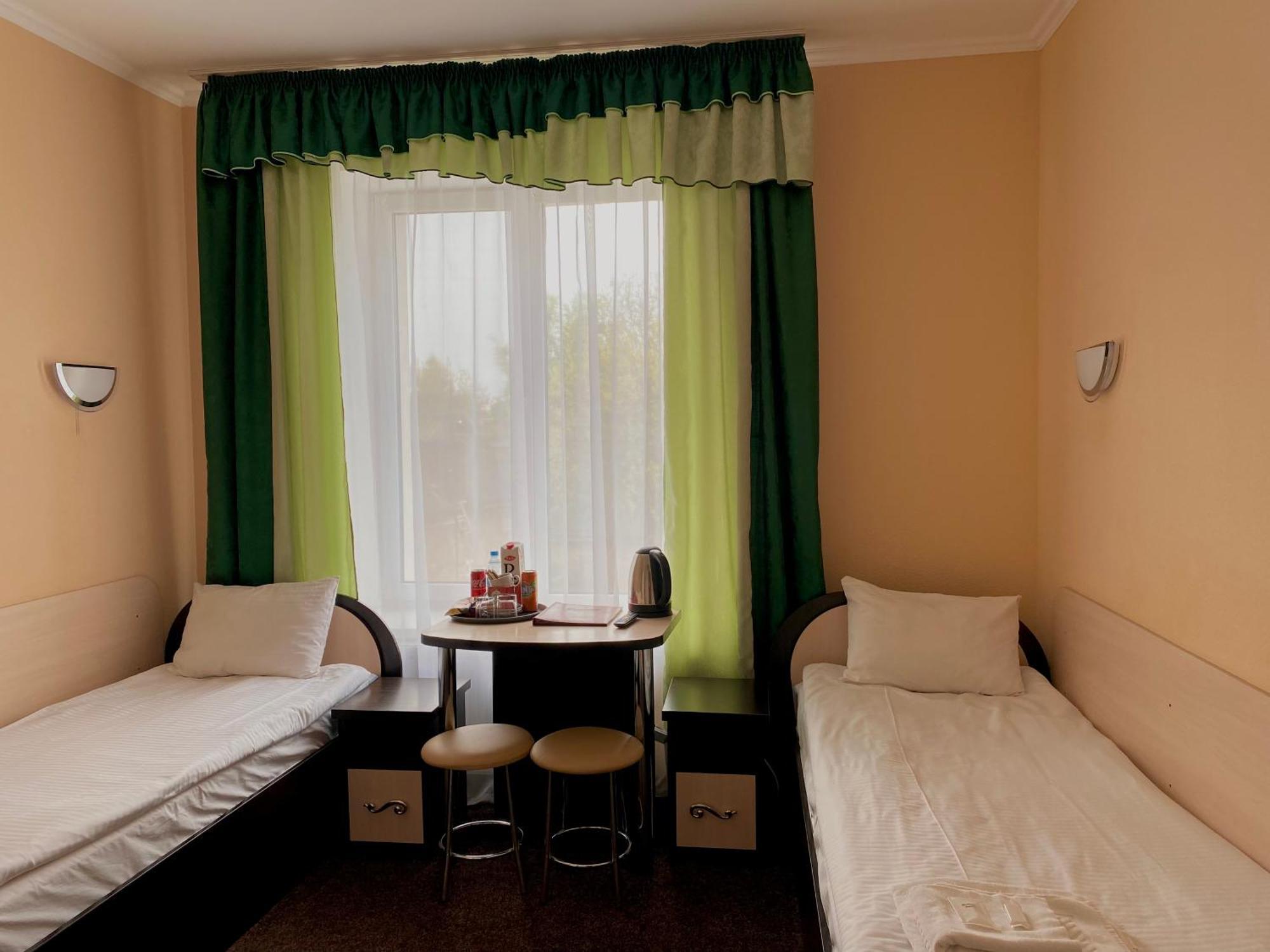Орхідея Hotel Romni Kültér fotó